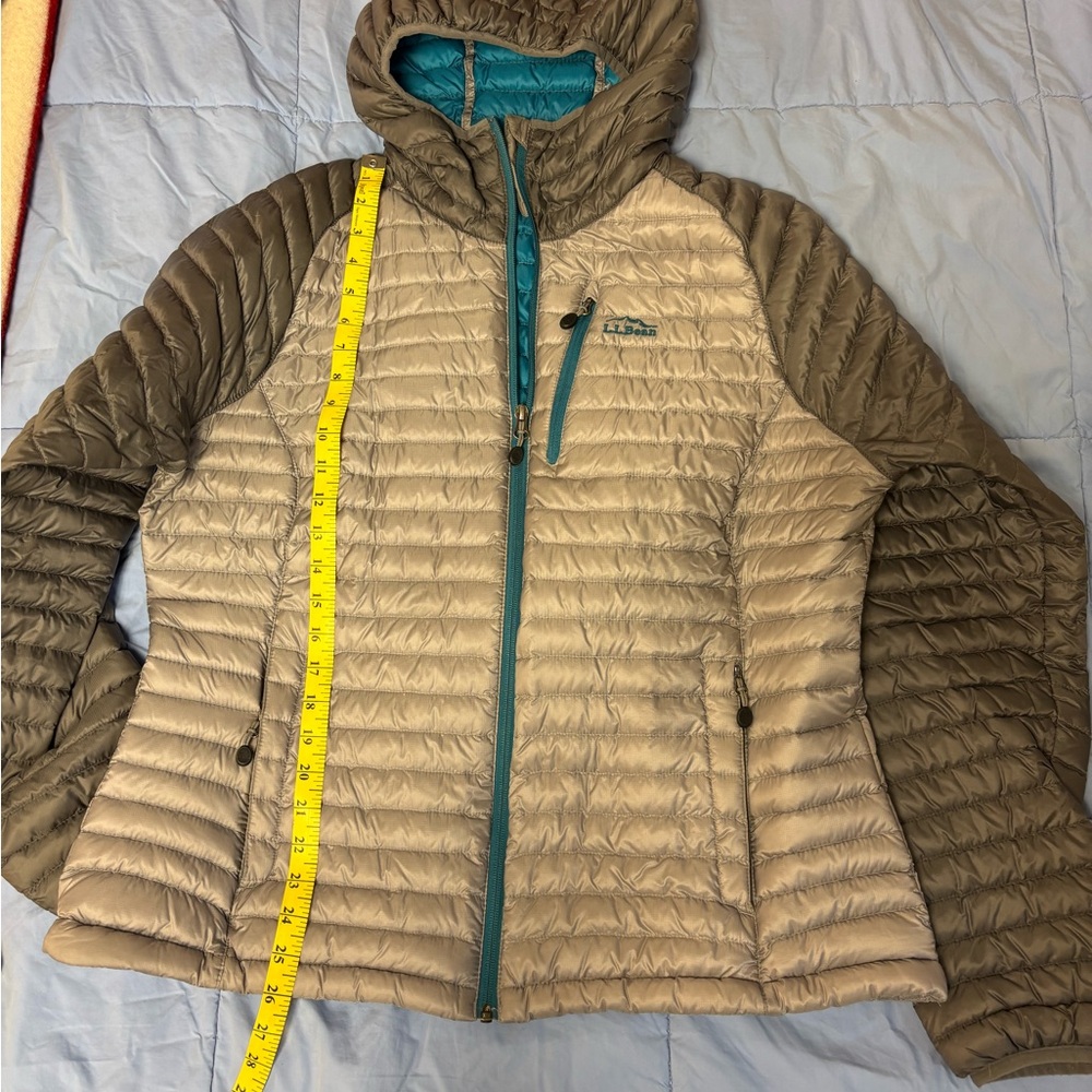 L.L. Bean Women's Beige and Teal Puffer Jacket